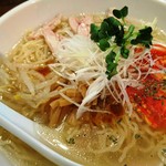 粋な一生 - ―2016.9.10―
      冷やし塩ラーメン接写