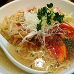 粋な一生 - ―2016.9.10―
                                冷やしの塩ラーメン斜系撮り