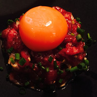 焼肉 矢澤 東京 - 正真正銘のユッケ