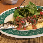 bistro アナログ舎 - 秋刀魚のコンフィ ラビゴットソース（トマト・ケイパー・エシャロット・バジル・ピクルスのサッパリソース）780円。