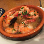 bistro アナログ舎 - 海老と蓮根のアヒージョ 650円。