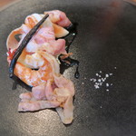 モンプチコションローズ - 28年9月　海老と自家製ベーコンのソテー　バニラの香り、生無花果添え