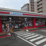 LAWSON - 広島駅からズムスタへと歩く途中にあります。