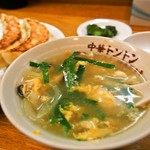 中華トントン - ジャンボびっくり餃子セット（玉子スープ）