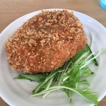 食い味の道有楽 - 板場の賄いおかず、肉じゃがコロッケ