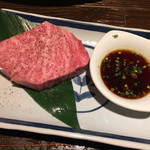 あか牛焼肉専門 和牛一頭流 肉萬 - 