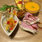 パッソ ノヴィータ - アンティパストミスト（日替わり前菜5種類盛り合わせ）