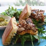 トレエウーノ サンドイッチ - “週替わりサンドイッチ”より「ローストチキンとタマゴのサンドイッチ」“3&1らしいタマゴサンド”ですね♪