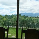 カフェベビーティアーズ - テーブル席から