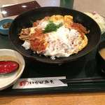 いなば和幸 - 
特製ロースかつ丼（1750円）