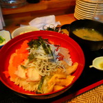 Chokusanhama Yaki Kishuushichifukujin - 海鮮丼
