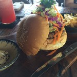 Fat Chow Temple Hill - オリエンタルバーガー（RP.75k）