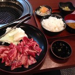 紅梅園 - H.28.9.9.昼 焼肉定食ダブル 1,300円税込