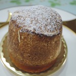 アシッドラシーヌ - タルトカシスオテ　500円
      タルト生地の中にカシスのコンフィチュールとクリーム、上に紅茶のババロアとメレンゲ