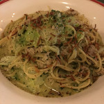 鶏ひき肉とキャベツのジェノバクリーム 1,380yen.