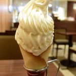 志津屋 - ¥500の濃厚ソフトクリームだった