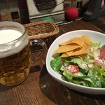 ヴァンドーム - 生ビールとサラダ