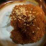 めしや魚虎 - カツは一口サイズです【料理】 