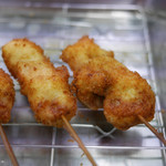 八重勝 - 串カツ（3本）¥300