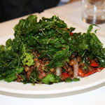 バーン・タム - カイヨーマーガパオ（ピータンのバジル炒め）