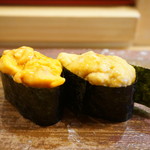 伊勢鮨 - 蝦夷バフン雲丹とムラサキ雲丹の食べ比べ