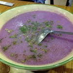 Hoang Yen - 色はすごいけど美味、紫芋のスープ