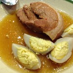 Hoang Yen - 食べかけのような見た目(笑)の豚肉のココナッツ煮