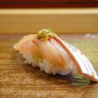 伊勢鮨 - ニシン・・傷みやすい魚なので生食は珍しい。