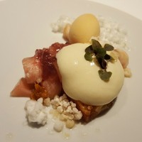 レフェルヴェソンス - 
                  真夏の果実～　梅と桃、夏のハーブのジュレと軽いショコラブランのムース