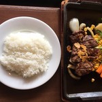 Sumiyaki Suteki Kuni - ライス・黒毛和牛サーロインステーキ
