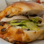 ハレイロ - 2016.9 自家製パンのサンドウィッチ(バジルチキン)