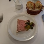 ラミティエ - 前菜：田舎風お肉のテリーヌ
