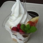 ハッピーベリー - いちじくパフェ