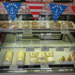 パティスリー パール ミムズ - 店内にあるガラスケース