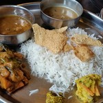 イーマサラ - リニューアルしたランチ「ダルバート」１，２００円。