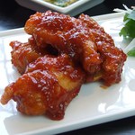 韓亭 - ヤンニョンチキン　甘辛いタレをからめた唐揚げ