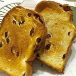 ベーカリー燈 - レーズン入り食パン １斤 ¥280