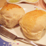 おまかせ亭 - 自家製パン(350円)