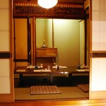 h Yoshi Ume - 掘りごたつの部屋は2名～12名様まで対応可能です。