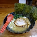 覚壱家 - デフォルトラーメン700円(税込み)