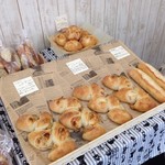 パン工房麦笑 - フランスパンは11時前の焼き上がり！