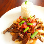 lomo saltado (Lomo Saltado)