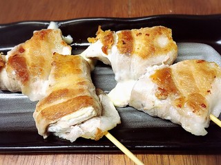 h Juu Bee - カマンベールチーズの肉巻き。トロトロチーズ