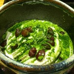 Osadaen Honten - ソフトクリームに小豆と温かいお抹茶をかけたところ♪混ぜて頂きま～す(^q^)