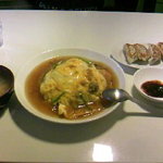 武蔵家餃子房 - 天津丼・餃子セット600円