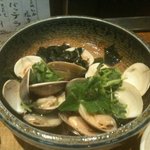 魚金 田町店 - 生わかめと蛤の酒蒸し