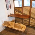 手打ち蕎麦 仙太郎 - 内観：カウンターは厨房に向いてペア席に