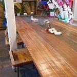 手打ち蕎麦 仙太郎 - 内観：大船（大テーブル）に座ると