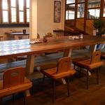 手打ち蕎麦 仙太郎 - 内観：大船（大テーブル）が真ん中に