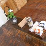 手打ち蕎麦 仙太郎 - 内観：テーブルセット